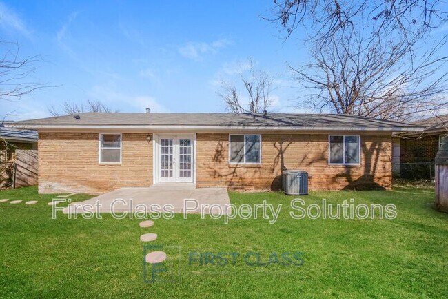 Building Photo - 2236 Carlton Way