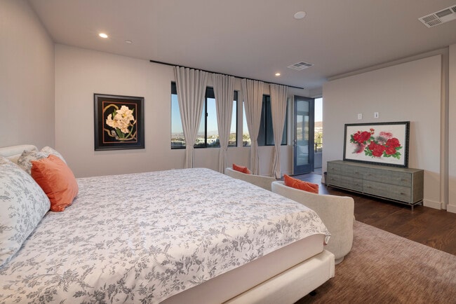 Building Photo - 609 Sleeping Dragon Dr