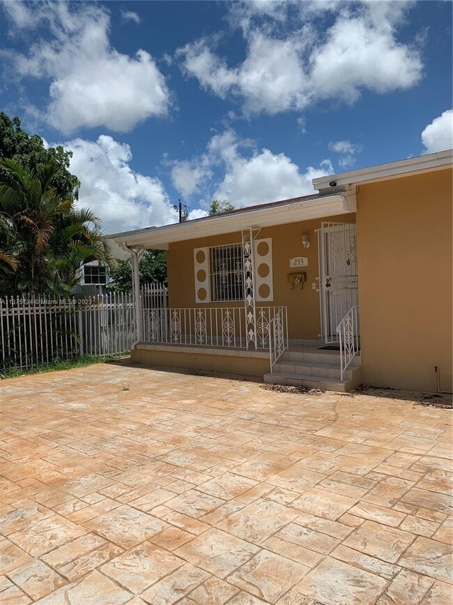 Primary Photo - 255 SW 60th Ave