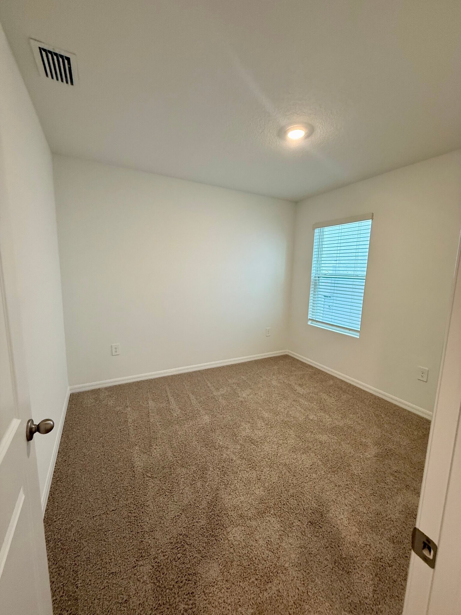 Building Photo - 32447 Weathered Oak Dr