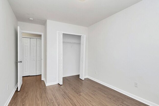 Building Photo - Gorgeous 3BD/2.5BA Townhome in Steele Creek's Lions Gate Community!