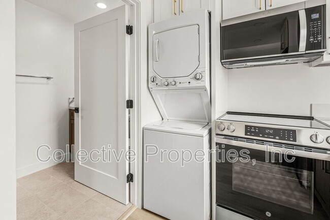 Building Photo - 1509 Galveston St