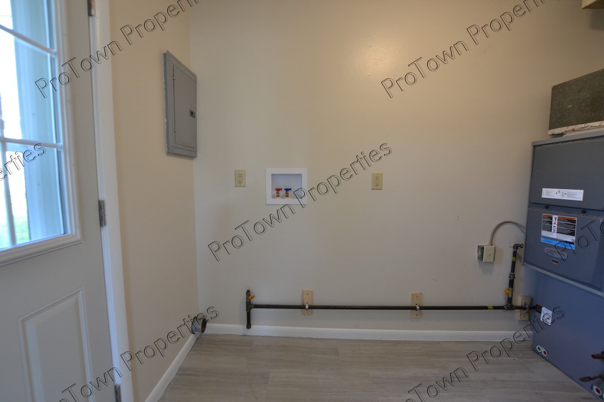 Building Photo - 203 Algonquin St