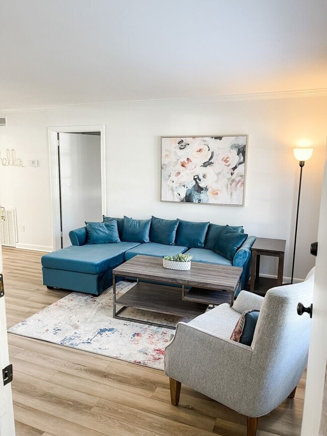 Building Photo - Charming Apt near Savannah's Historic District! Unit 1