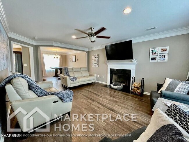 Building Photo - 1129 Cloud View Dr
