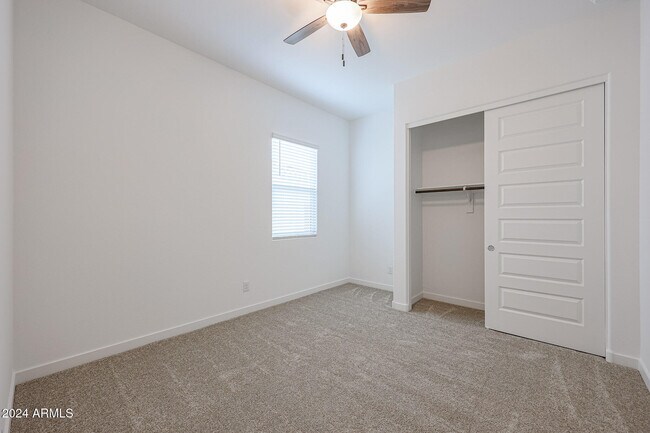 Building Photo - 7606 W Jackrabbit Ln