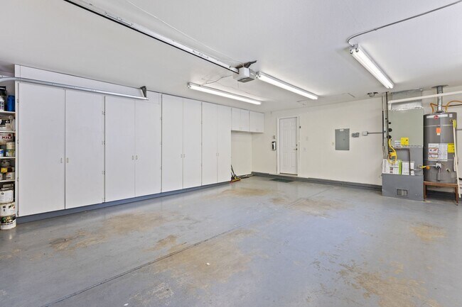 Building Photo - Stylish 3BR Beaverton Ranch w/ RV Parking & Hot Tub