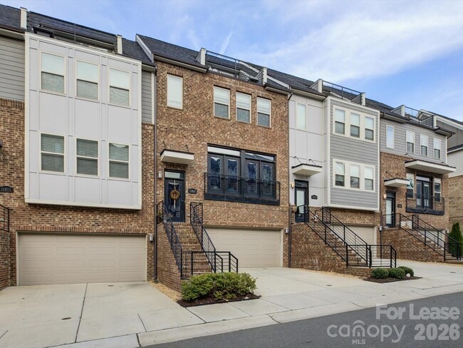 Building Photo - 11015 Stetler St