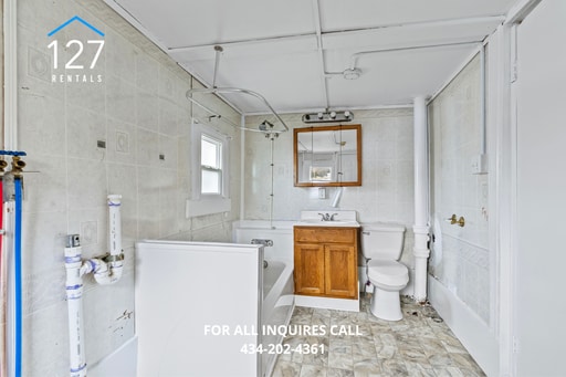 Building Photo - Private, Move in Ready 1 Bed 1 Bath!!