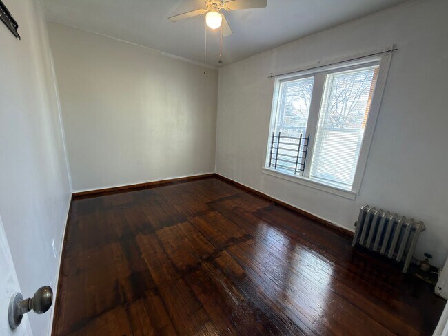 Building Photo - 2946 N Laramie Ave