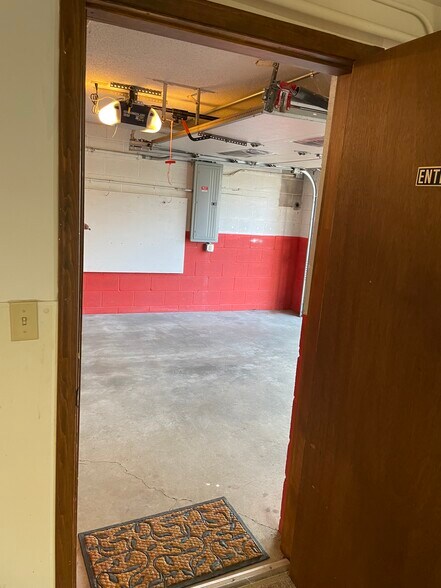 ATTACHED GARAGE - 807 W Mission Ave