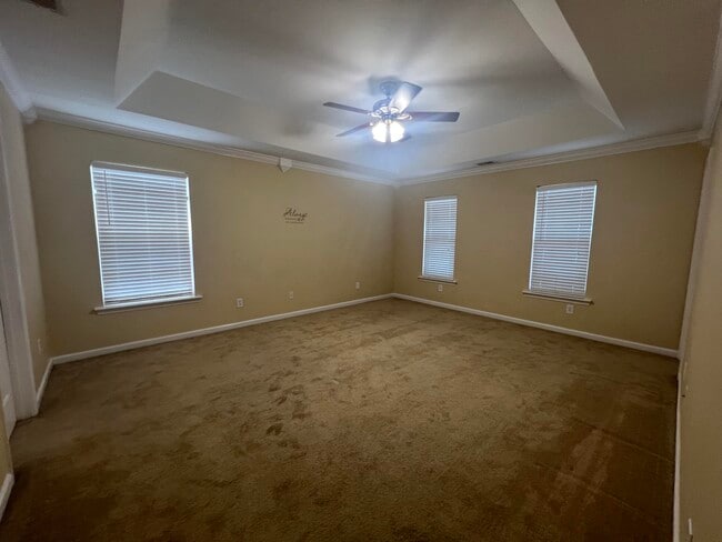 Building Photo - 565 Batty Way