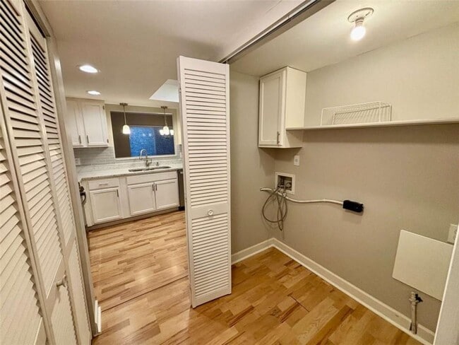 Building Photo - 58 Rumson Ct