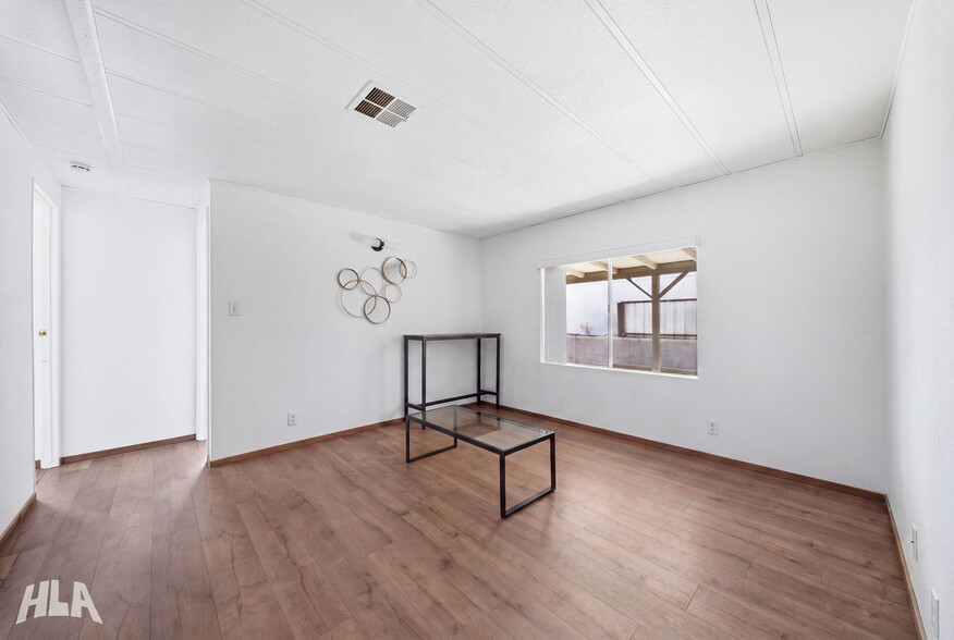 Building Photo - 10584 E Amber Dr