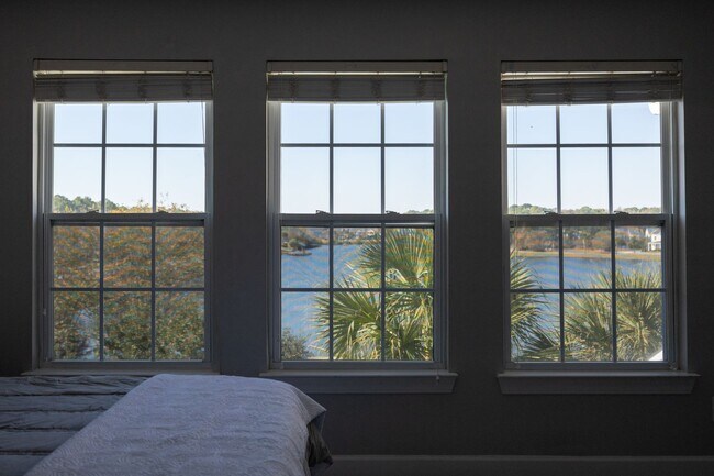 Building Photo - 3 bedroom fully furnished home, Pet Friendly Johns Island, Charleston