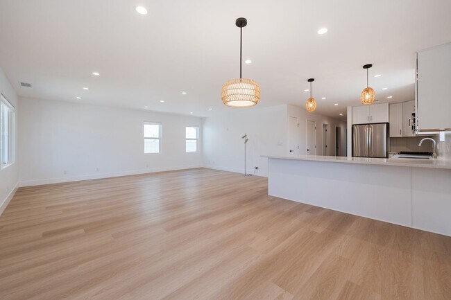 Building Photo - New Torrance Home!