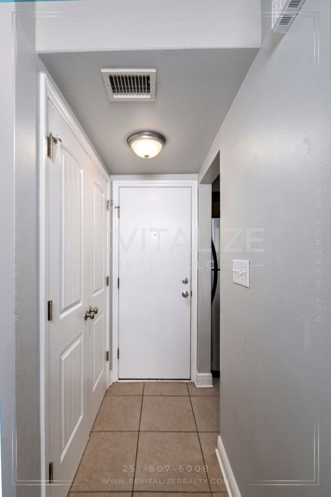 Building Photo - Charming 2 Bedroom/2 Bathroom Condo in Dap...