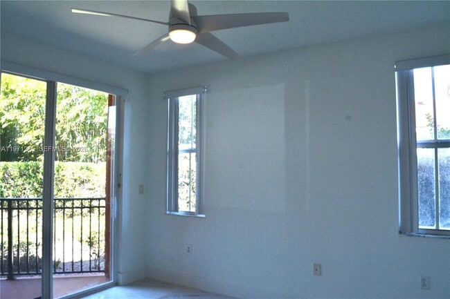 Building Photo - 4402 SW 160th Ave