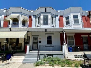 Building Photo - Beautifully Renovated 3-Bedroom Townhouse ...