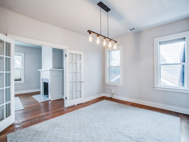 Dining Room leading to Living Room - 1007 W Craig Pl