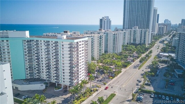 Building Photo - 3725 S Ocean Dr