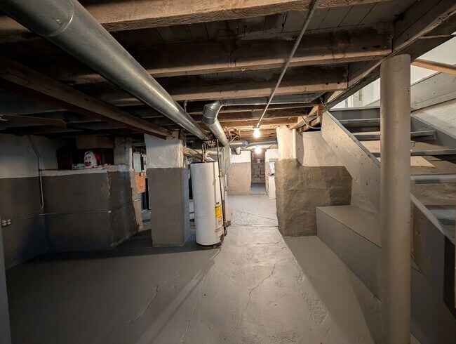 Building Photo - 1955 W 58th-Lower