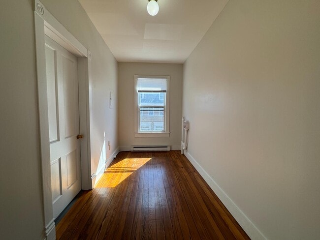 Building Photo - 301 W Beverley St