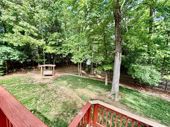 Building Photo - 4 bedroom/ 2.5 bathroom- Village Square of Williamsburg