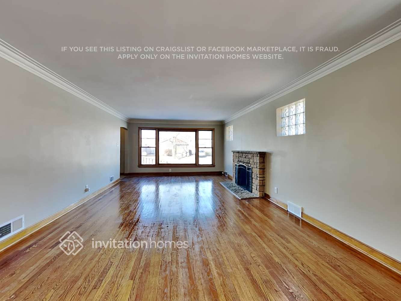 Building Photo - 2645 W 94th St