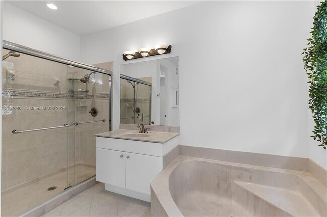 Building Photo - 1559 Passion Vine Cir
