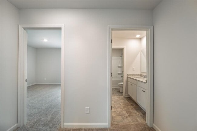 Building Photo - 331 Belmont Dr