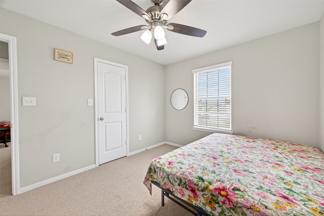 Building Photo - 14206 Singing Oaks Trl