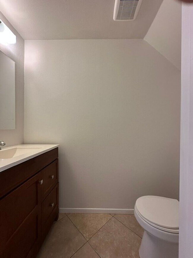 Building Photo - 22865 Del Valle St