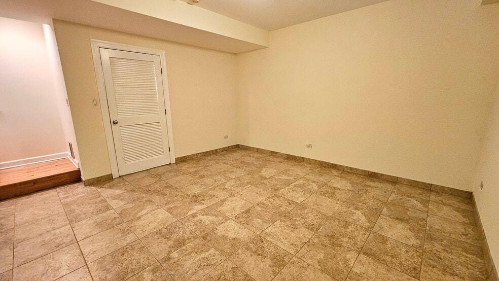 Building Photo - 509 N Hartland Ct