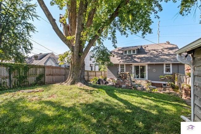 Building Photo - RENTAL PENDING!