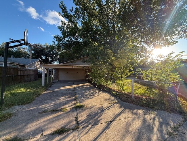 Building Photo - 3-Bedroom Home in Garland