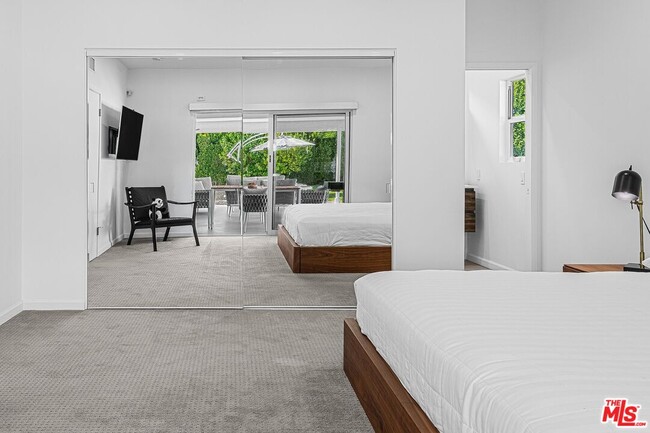 Building Photo - 2326 E Finley Rd