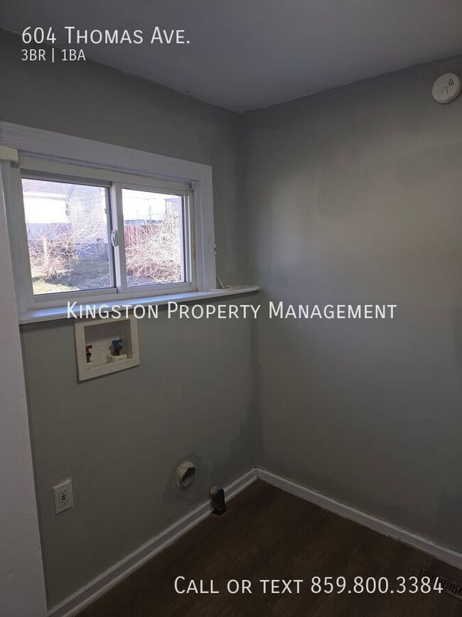 Building Photo - 604 Thomas Ave