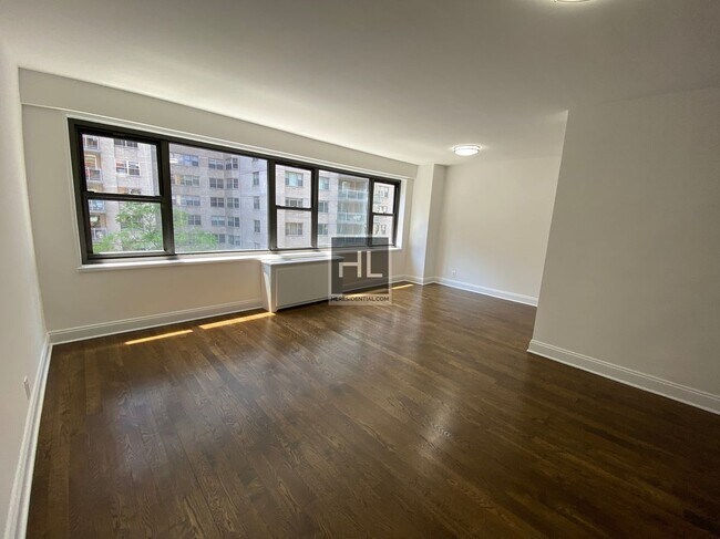 Building Photo - 405 E 56th St