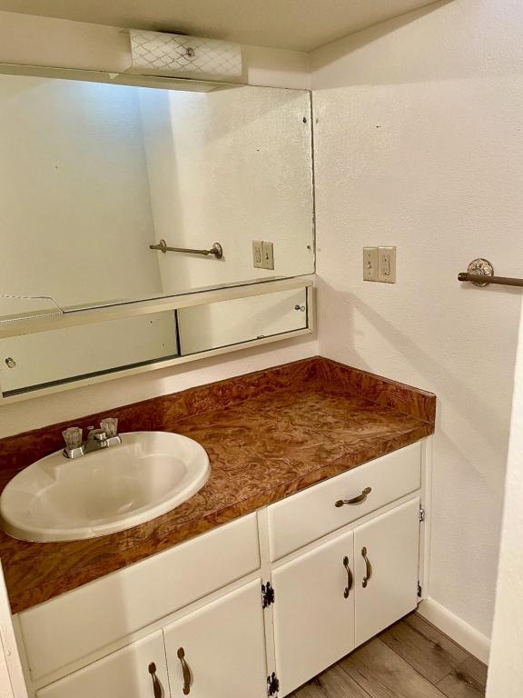 Building Photo - 1920 Sabin Dr