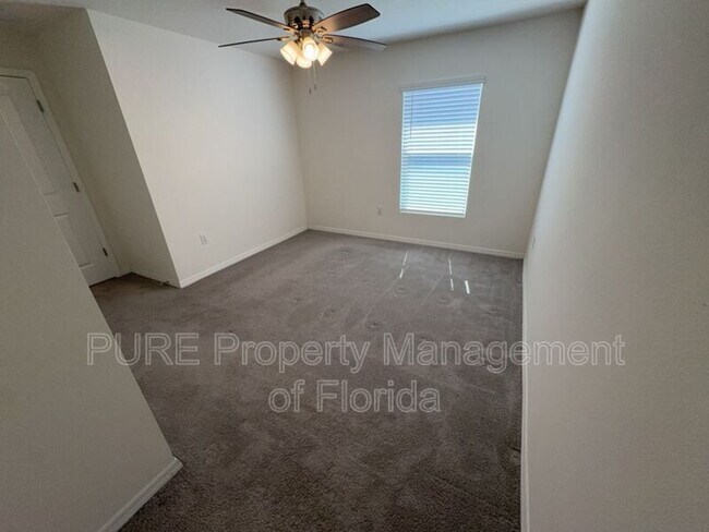 Building Photo - 618 SE 65th Terrace