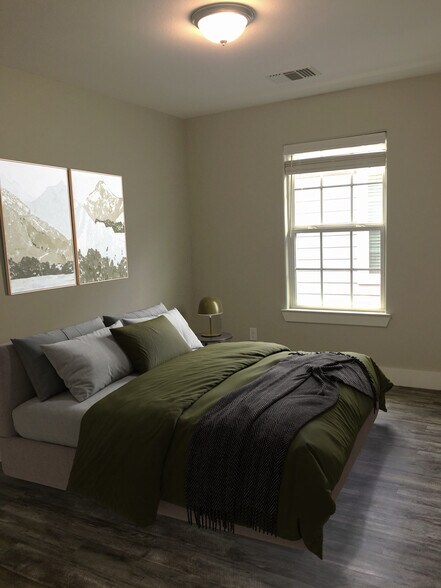 Building Photo - 709 W Woodard St