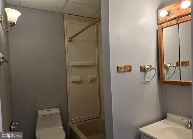 Building Photo - 436 Pierce St