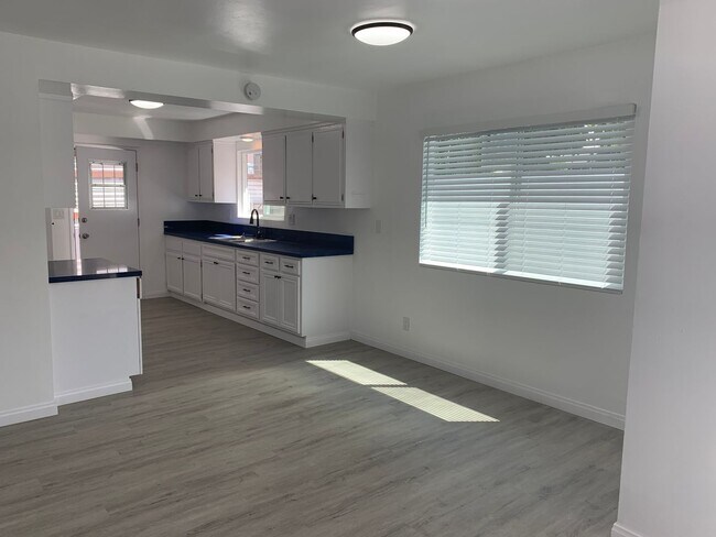 Building Photo - 4334 W 145th St