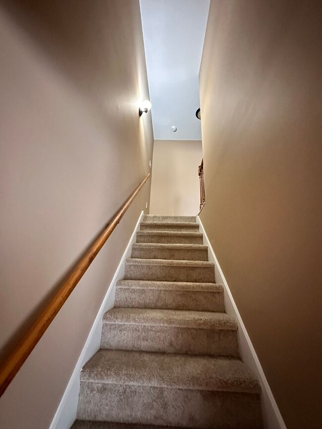 Building Photo - Exclusively Offered by Muse Realty Rentals...