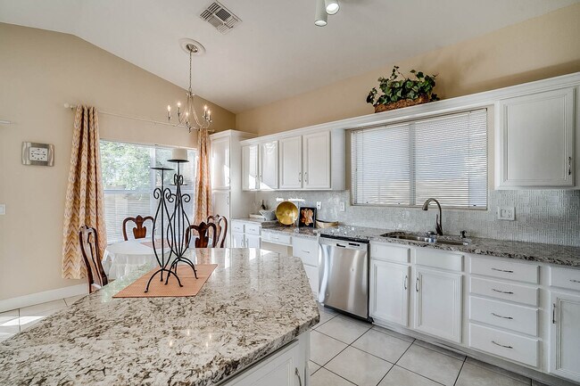 Building Photo - 4385 E Campo Bello Dr