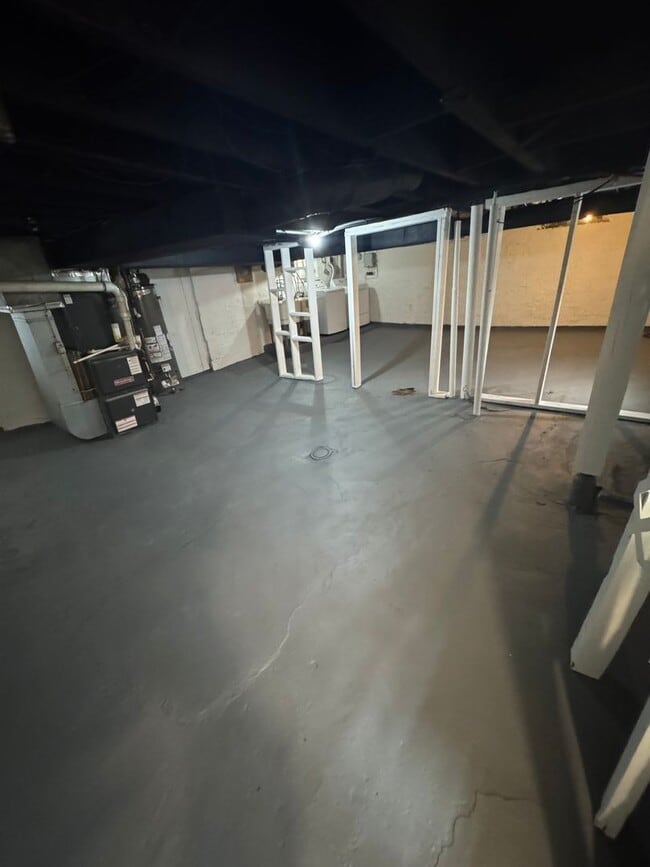 Building Photo - 1148 East St