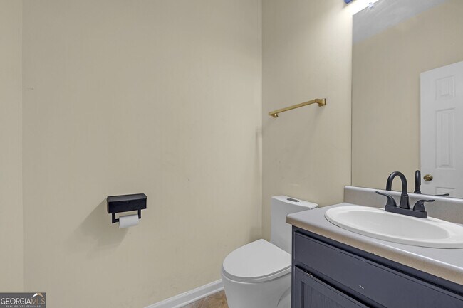 Building Photo - 5475 Hampton Ct