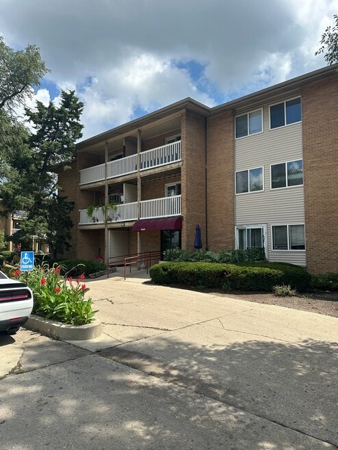 Building Photo - 930 Beau Dr