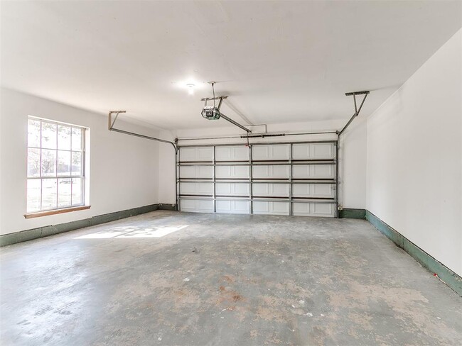 Building Photo - 103 Clador Dr